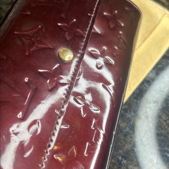 Louis Vuitton Louis Vuitton Vernis Wallet - Picture 12 of 17